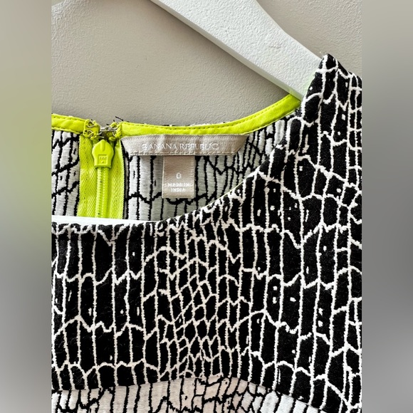 Banana Republic structured top, size 0. - Picture 3 of 7